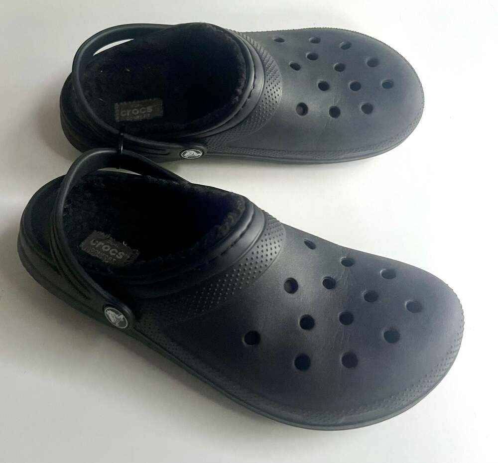 Crocs Classic Lined Clogs Black Size J5 - Picture 3 of 4